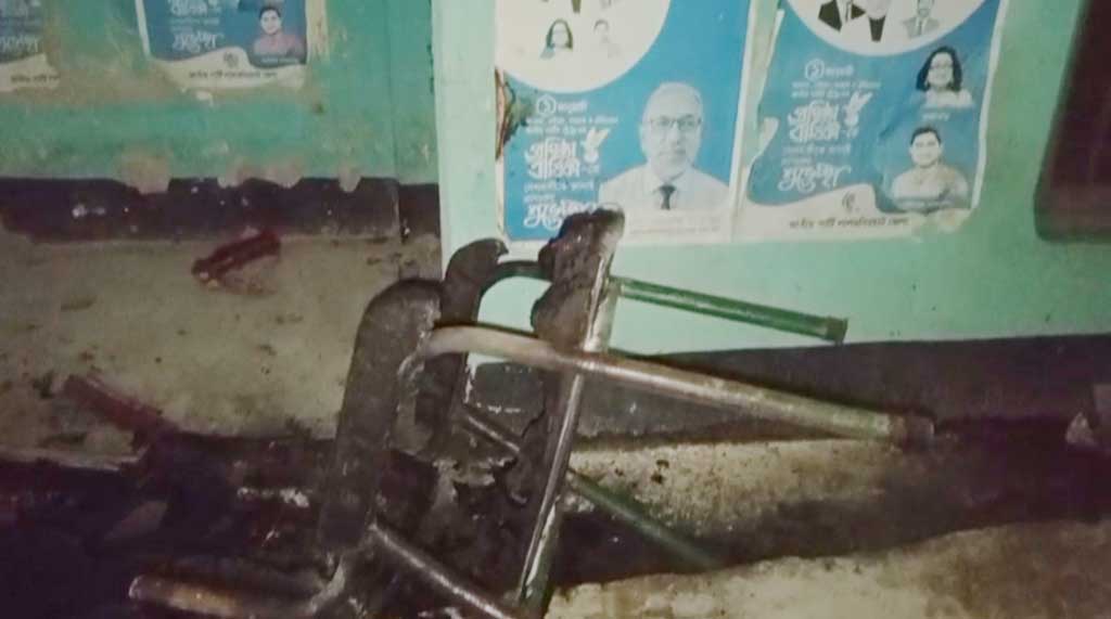 লালমনিরহাটে জাপা কার্যালয়ে ভাঙচুর, অগ্নিসংযোগ