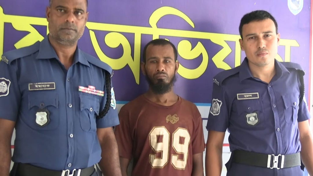নিজের ও ছেলের নেশার টাকা জোগাতেই চুরি, গ্রেপ্তার যুবক