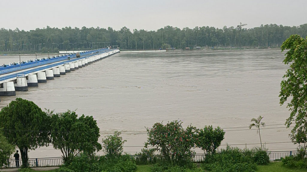 লালমনিরহাটে তিস্তার পানি বিপৎসীমার ওপরে, বন্যার শঙ্কা
