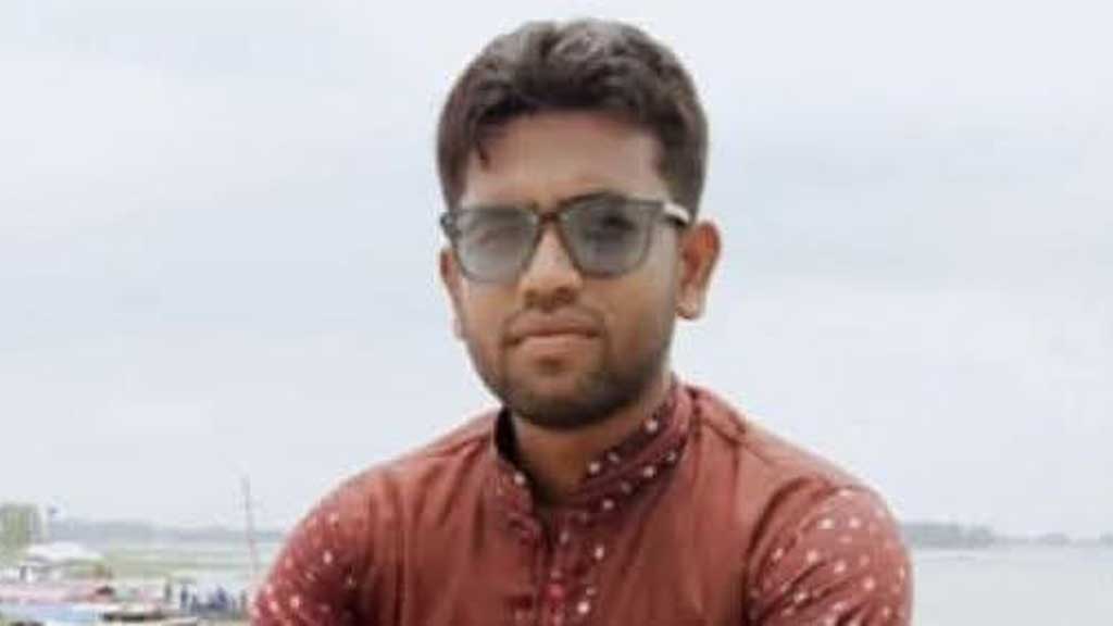 বোনের বাড়ির মাল্টিপ্লাগ মেরামতের সময় বিদ্যুতায়িত হয়ে এনজিওকর্মীর মৃত্যু