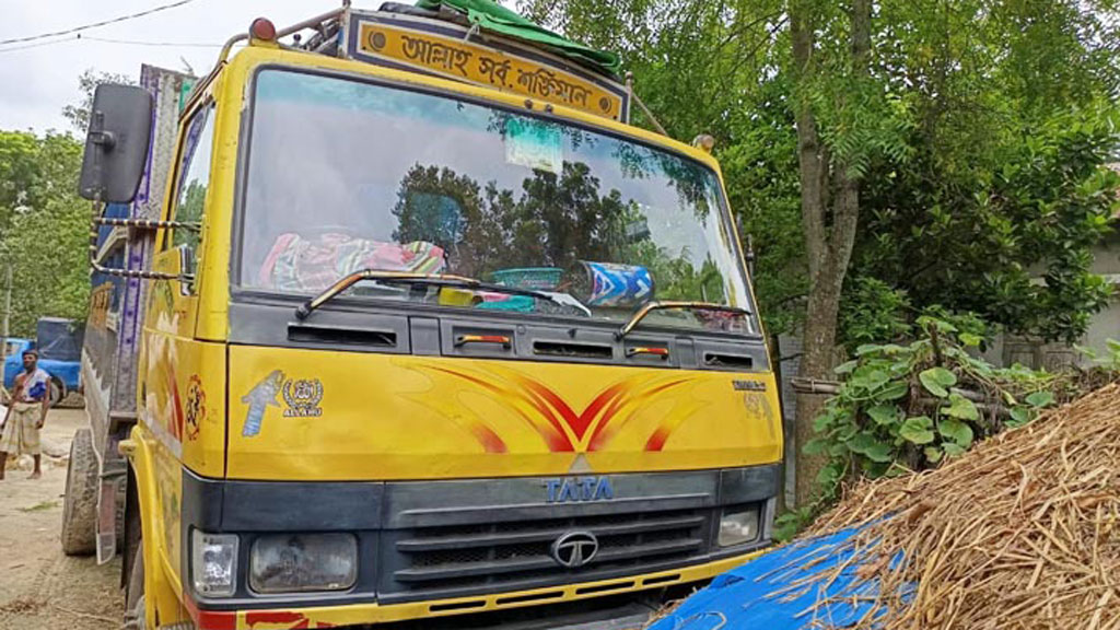 লালপুরে সড়ক দুর্ঘটনায় ১ বৃদ্ধ নিহত
