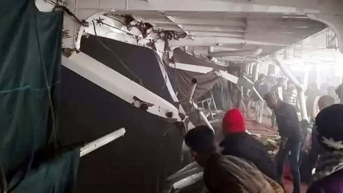 ঘন কুয়াশায় মেঘনায় মধ্যরাতে দুই লঞ্চের সংঘর্ষে নিহত ২