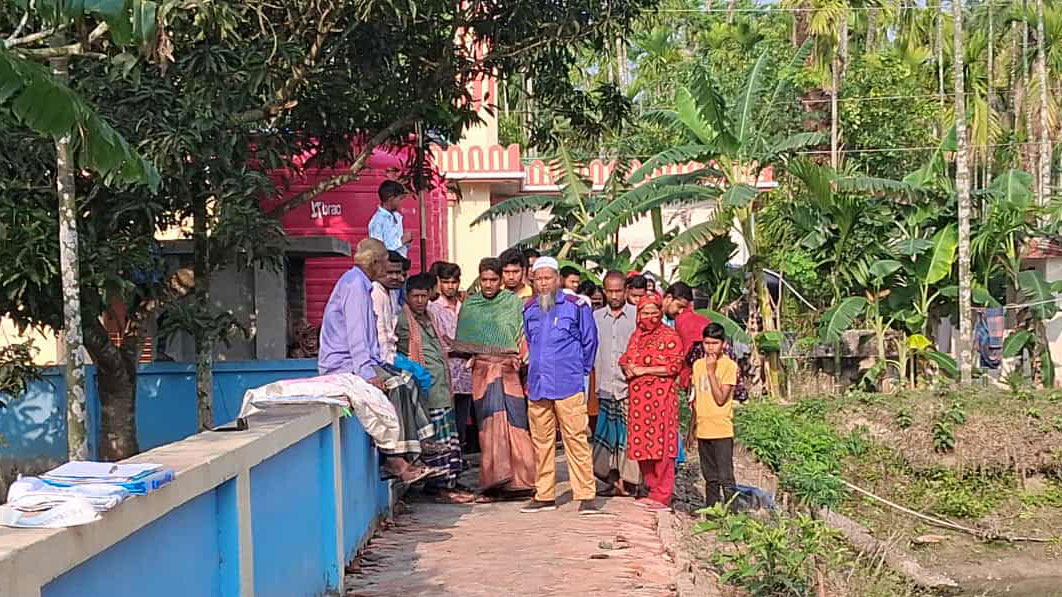 বাগেরহাটে কিশোরীর গলাকাটা লাশ উদ্ধার