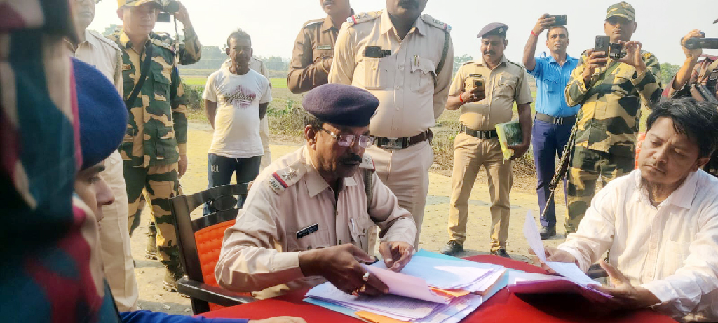 বিএসএফের গুলিতে নিহত যুবকের লাশ হস্তান্তর