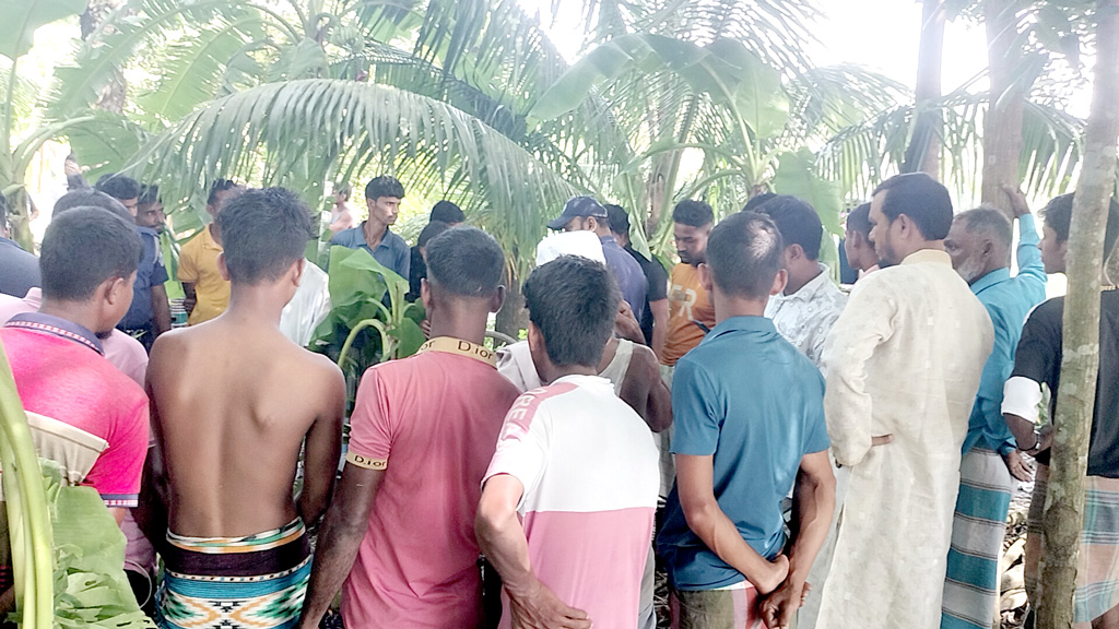 সড়কের পাশে অজ্ঞাতনামা লাশ