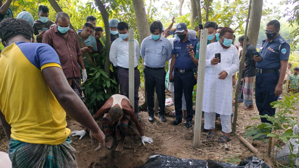 গণ-অভ্যুত্থানে পুলিশের গুলিতে শহীদ নোয়াখালীর শাওনের মরদেহ উত্তোলন