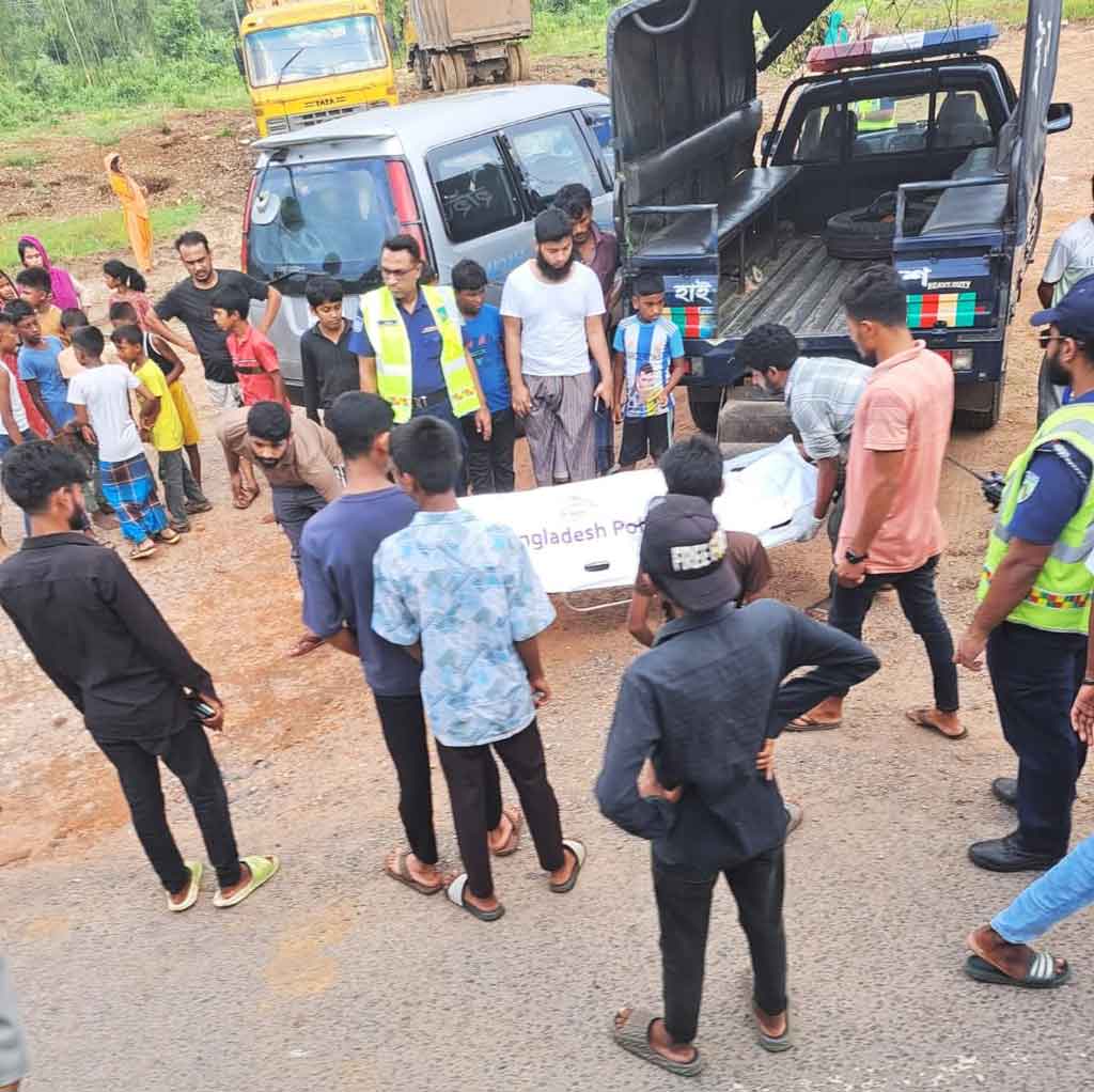 মিরসরাইয়ে পিকআপের ধাক্কায় মোটরসাইকেল আরোহী স্বামী নিহত, স্ত্রী আহত