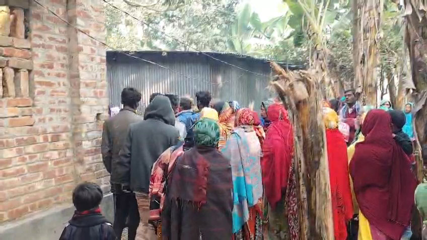 নওগাঁর বদলগাছিতে গৃহবধূর ঝুলন্ত মরদেহ উদ্ধার