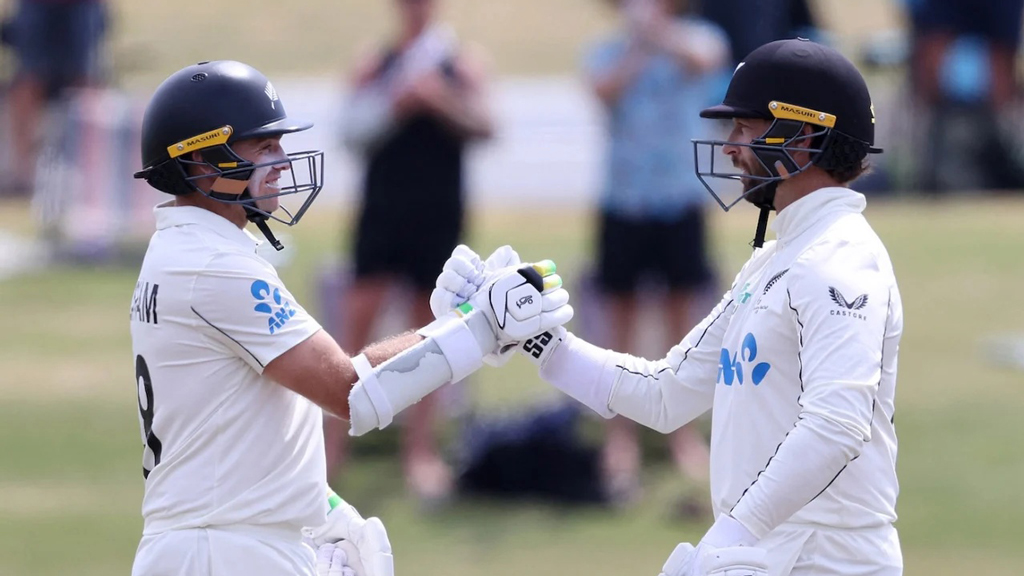 জোড়া সেঞ্চুরিতে বাংলাদেশ ম্যাচের কথা মনে করাল নিউজিল্যান্ড