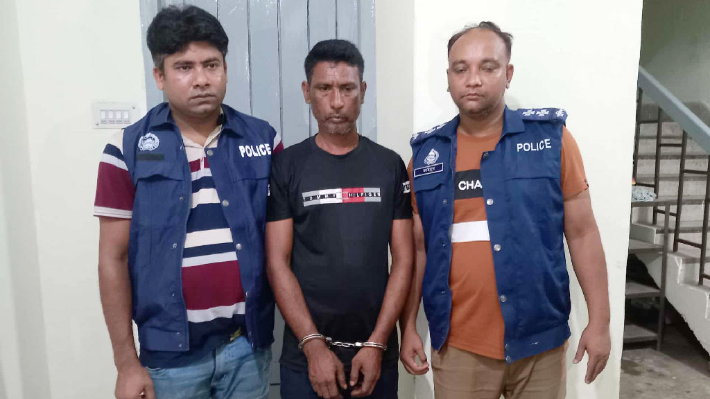 এটিএম বুথে কিশোরী ধর্ষণের অভিযোগে নিরাপত্তা প্রহরী গ্রেপ্তার