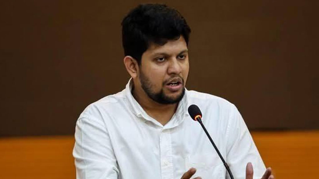 পুলিশ-প্রশাসনে অংশীদারত্ব নিলেও সরকারকে সহযোগিতা করছে না রাজনৈতিক দলগুলো: তথ্য উপদেষ্টা