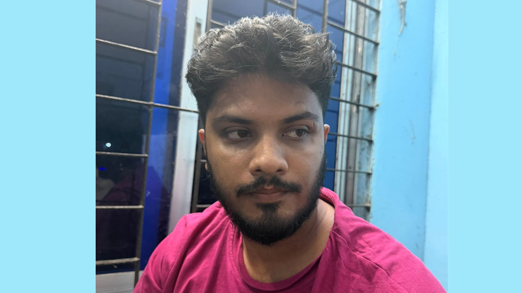 বেতাগীতে গভীর রাতে ডাকাতি, যুবক গুলিবিদ্ধ: আটক ৩