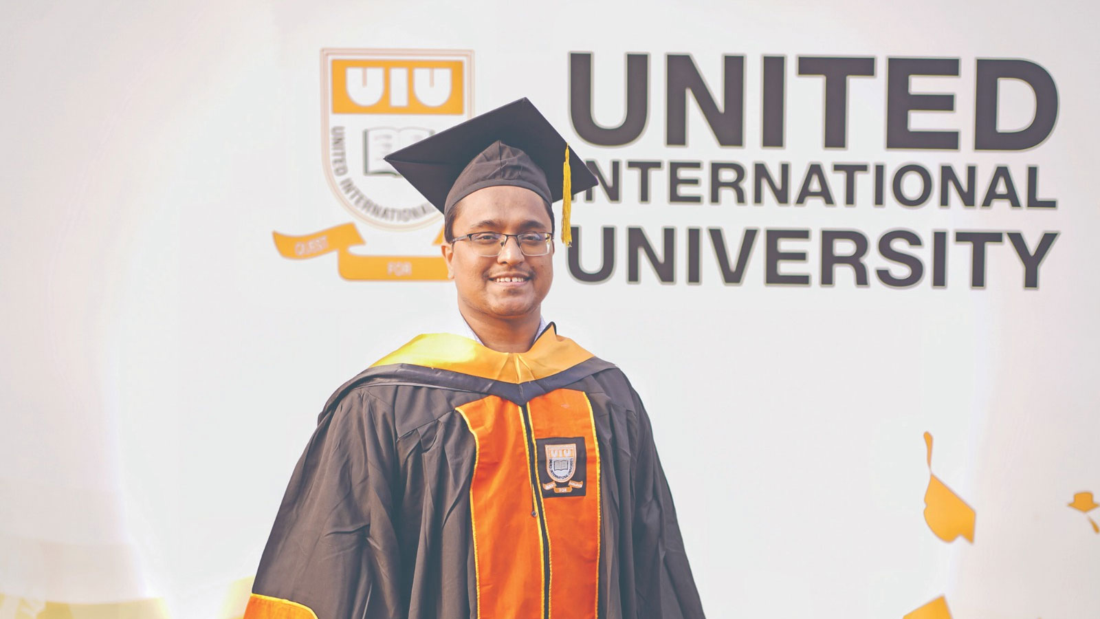 স্নাতক ও স্নাতকোত্তরে স্বর্ণপদক জিতেছেন তারেক