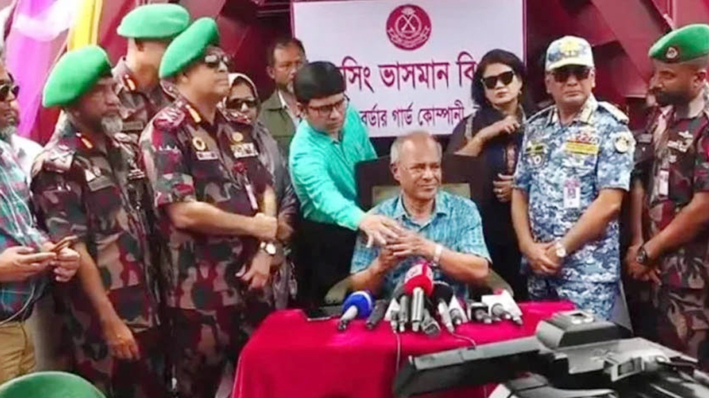 অবৈধ ভারতীয়দের পুশব্যাক নয়, নিয়ম মেনে ফেরত পাঠানো হবে: স্বরাষ্ট্র উপদেষ্টা