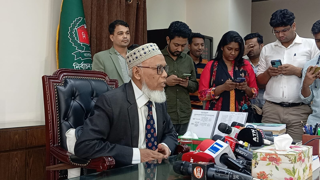 ১২ ফেব্রুয়ারির আগে শেরপুর-৩ আসনে তফসিল ঘোষণার সুযোগ নেই: ইসি মাছউদ