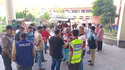 মাদারীপুরে পুলিশের রেকারের সঙ্গে প্রাইভেট কারের ধাক্কা, হোটেল ব্যবসায়ী নিহত