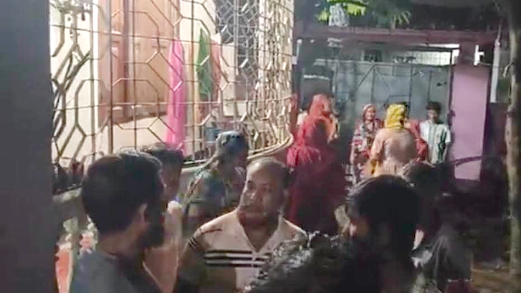 মাদারীপুরে জেলা বিএনপি নেতার বাড়িতে হামলা-ভাঙচুর