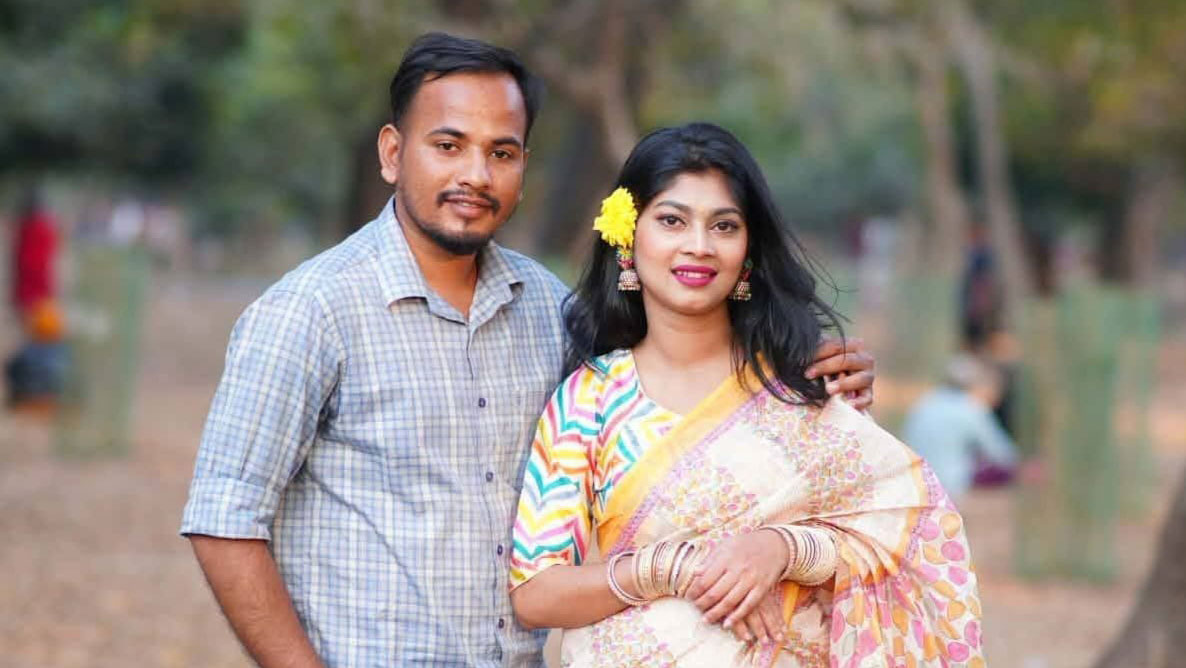 অবশেষে অনশনরত স্বামীর হাত ধরে ঘরে ফিরলেন সেই স্ত্রী