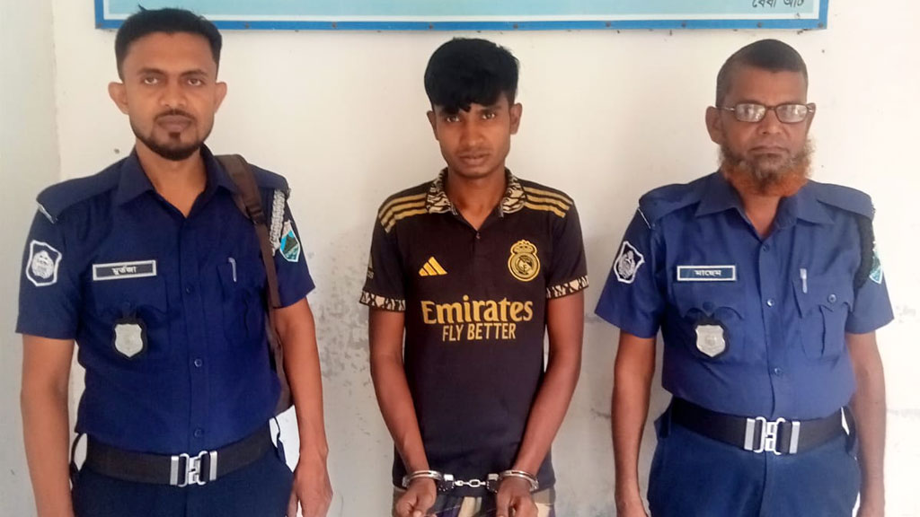 মাদকের টাকা না পেয়ে বাবাকে পিটিয়ে হত্যার চেষ্টা, যুবক গ্রেপ্তার