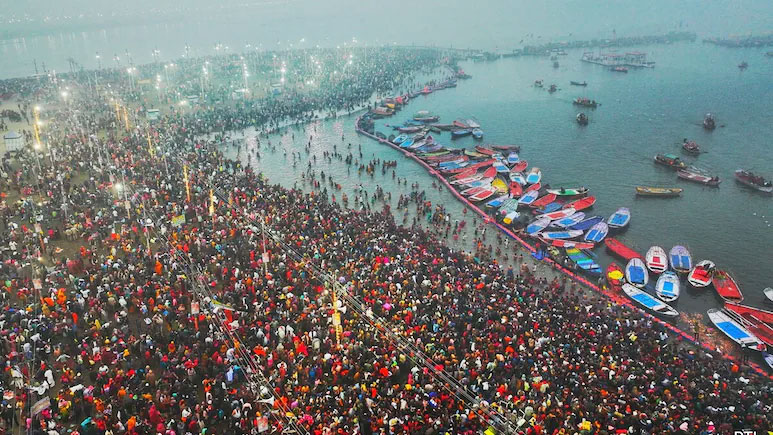 বিশ্বের ‘সবচেয়ে বড় জনসমাগম’ মহা কুম্ভ মেলা শুরু