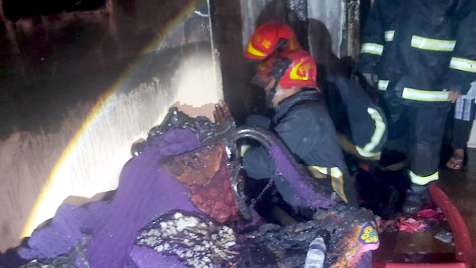 মোহাম্মদপুরে আবাসিক ভবনে অগ্নিকাণ্ড