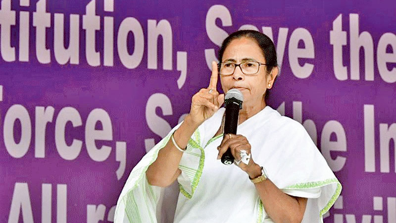 মমতা কি সম্ভাবনা নাকি বিপদে রেখে গেলেন