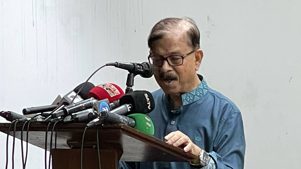 নির্বাচন নিয়ে কথা বলতে পারছেন না কেন, আলী রীয়াজকে প্রশ্ন মান্নার
