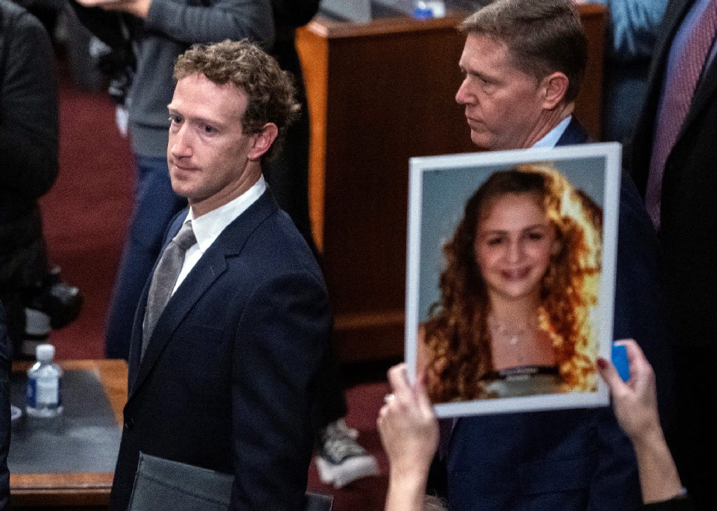 গোপন তথ্যে ফেসবুক ও ইনস্টাগ্রামে শিশু যৌন পাচারের গোমর ফাঁস