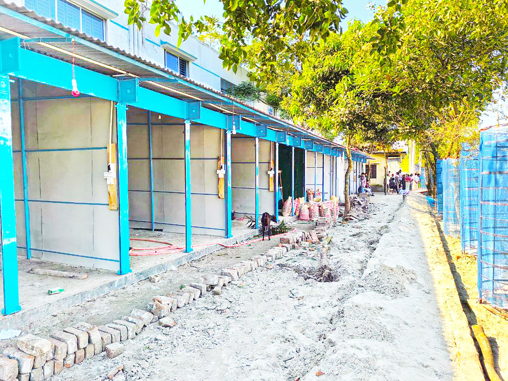 রেলের জমিতে মার্কেট আওয়ামী লীগ কর্মীর