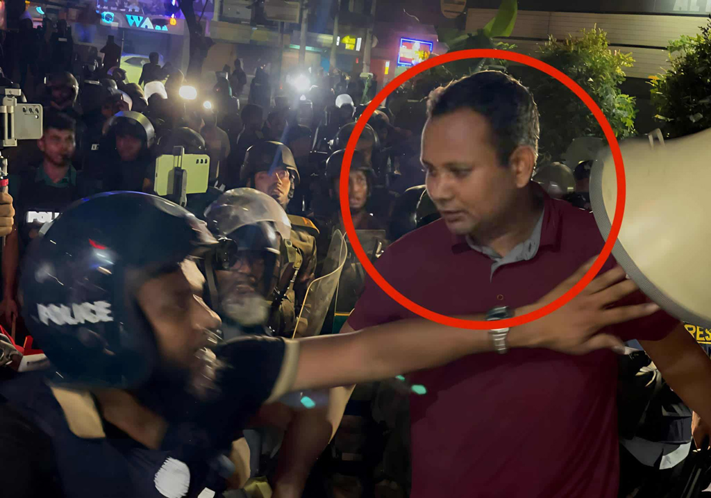 সেই মেরুন টি-শার্ট পরা হামলাকারীর পরিচয় জানালেন প্রেস সচিব