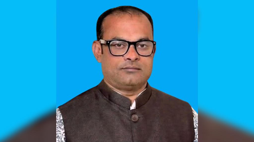 নওগাঁয় সাবেক উপজেলা চেয়ারম্যান গ্রেপ্তার