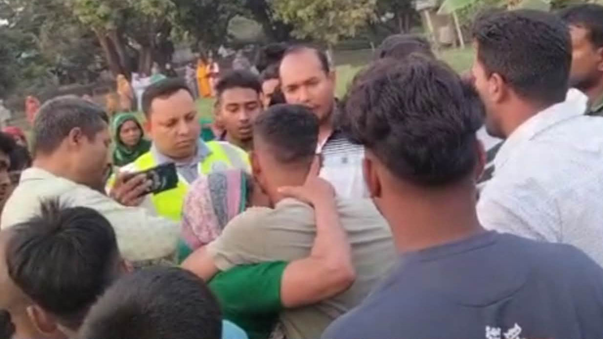 মব করে আসামি ছিনতাই, ‘চাবি পাঠিয়ে’ হাতকড়া উদ্ধার পুলিশের