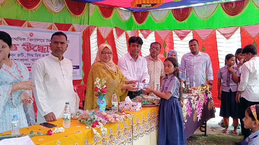 কেশবপুরে ১৫৮ প্রাথমিক স্কুলের মিড ডে মিল কর্মসূচি উদ্বোধন