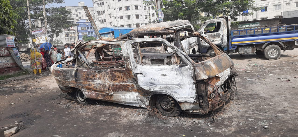 মোহাম্মদপুরে ওয়ার্কশপে অগ্নিকাণ্ড: মোটরসাইকেলে এসে আগুন দেয় দুজন