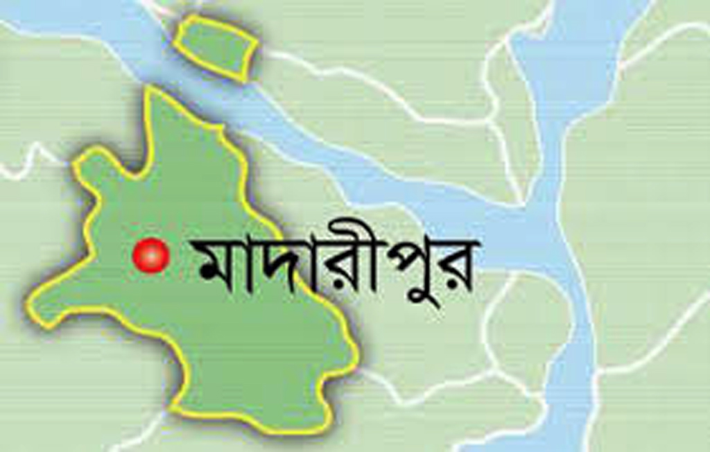 হাদি হত্যার বিচারের দাবিতে মাদারীপুরে মহাসড়ক অবরোধ