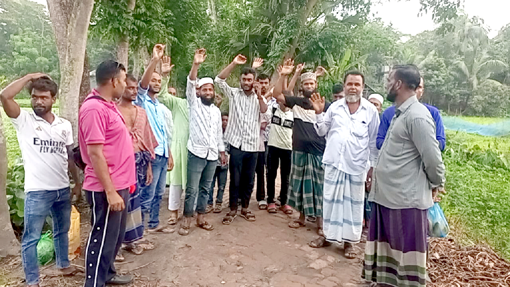 মাদারীপুরে ওরস আয়োজনকে ঘিরে উত্তেজনা, সতর্ক পুলিশ