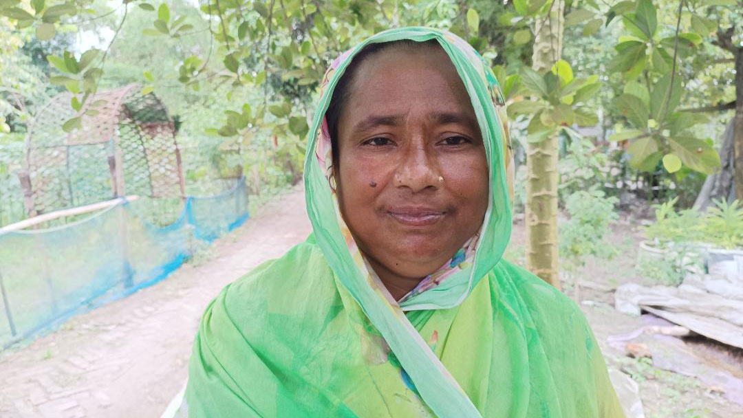 কেচো সার তৈরি করে স্বাবলম্বী রাশিদা