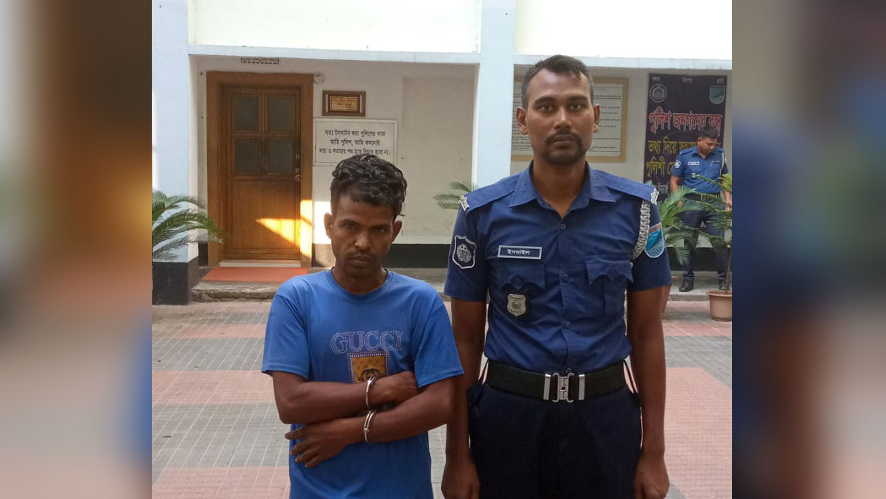 ছেলের জবানবন্দি: স্ত্রীর সঙ্গে পরকীয়ার জেরে বাবাকে কুপিয়ে হত্যা