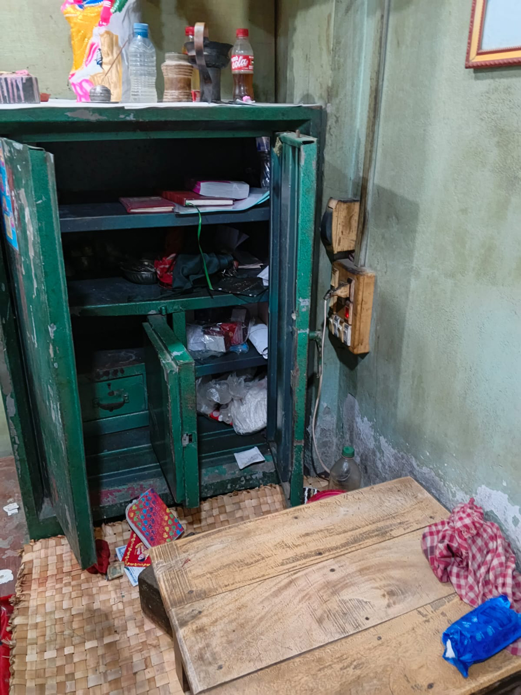 মাদারীপুরে ৬টি স্বর্ণের দোকানে ডাকাতি