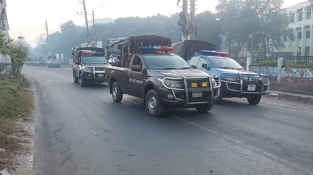শেখ হাসিনার মানবতাবিরোধী মামলার রায় ঘিরে মাদারীপুরে নিরাপত্তা জোরদার