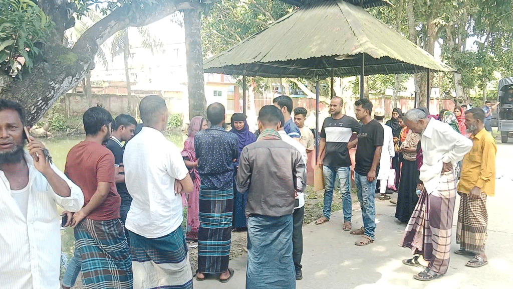 কালকিনিতে প্রবাসীর স্ত্রীকে কুপিয়ে হত্যা
