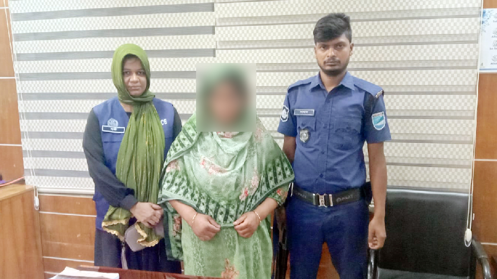 শিবচরে নারী মাদক কারবারি আটক, বাড়িঘরে স্থানীয়দের ভাঙচুর