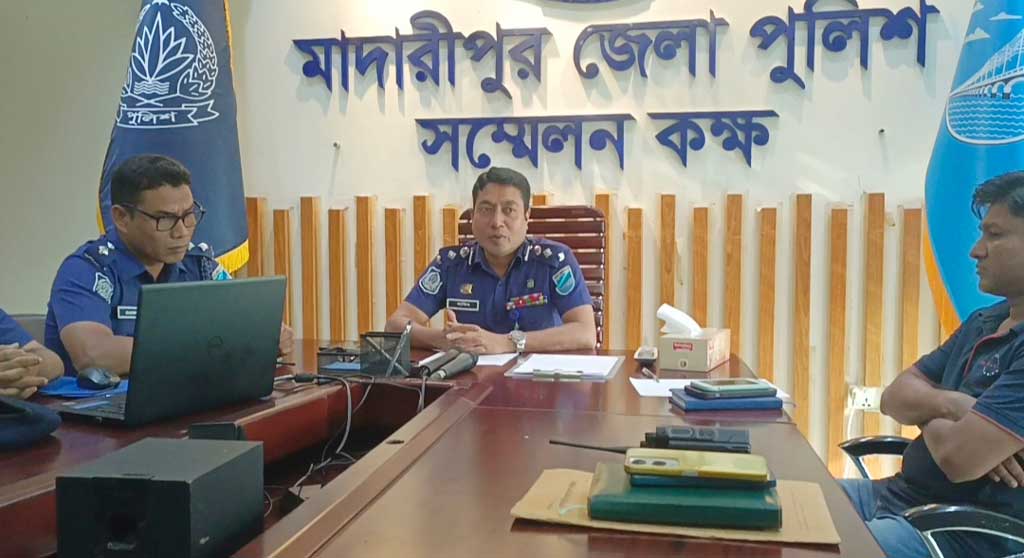 প্রধানমন্ত্রীর গাড়িবহরে ইট নিক্ষেপের ঘটনায় যা বললেন মাদারীপুরের পুলিশ সুপার