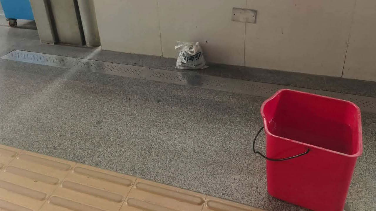 রাজধানীর মিরপুর-১০ ও ফার্মগেট মেট্রো স্টেশনে বোমাসদৃশ বস্তু, কাজ করছে বোম্ব ডিসপোজাল ইউনিট