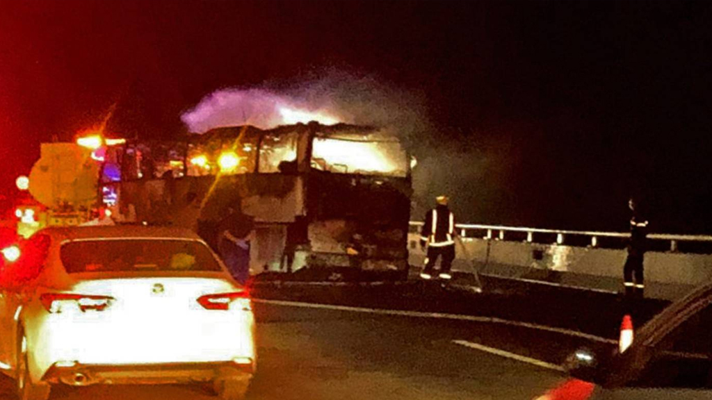 মদিনায় ওমরাহ যাত্রীবাহী বাসের সঙ্গে ট্যাংকারের সংঘর্ষ, ৪২ ভারতীয়সহ নিহত ৪৫