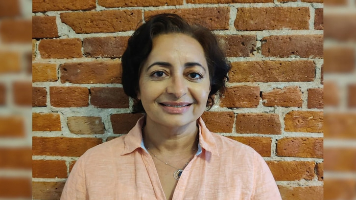 ৩৫ বছর যুক্তরাষ্ট্রে থাকার পর আটক ভারতীয় নারী, খাবার ও পানি ছাড়া ২৪ ঘণ্টা