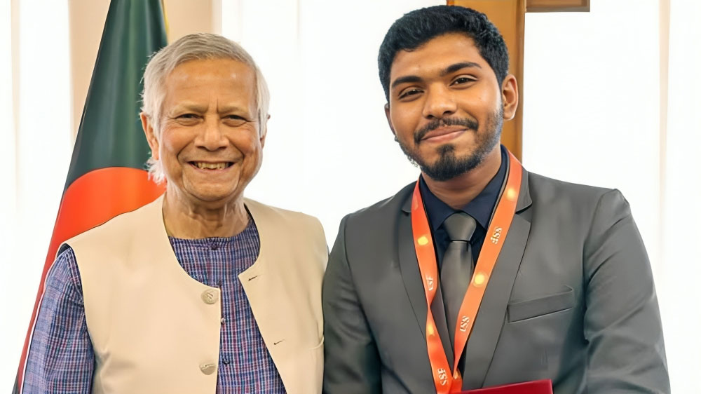 জনপ্রশাসন সংস্কার কমিশনের সদস্যের ওপর হামলা, স্বেচ্ছাসেবক লীগ নেতা আটক