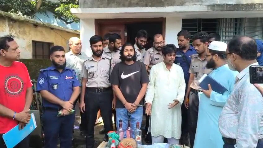 মেহেরপুরে ইয়াবা, গাঁজা, গুলি ও নগদ টাকাসহ বাবা-ছেলে গ্রেপ্তার