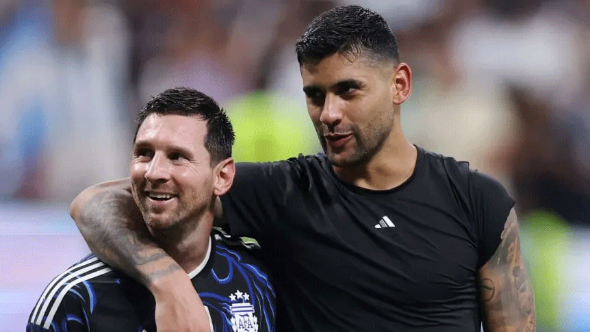 ‘তাকে যতটা ভালোবাসি, তা দেখাতে না পারাই আমার আক্ষেপ’