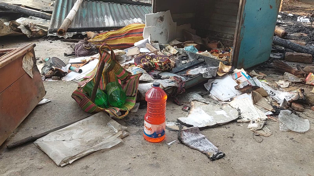 মাগুরায় পেট্রলবোমা হামলায় দুই সরকারি অফিসে অগ্নিকাণ্ড